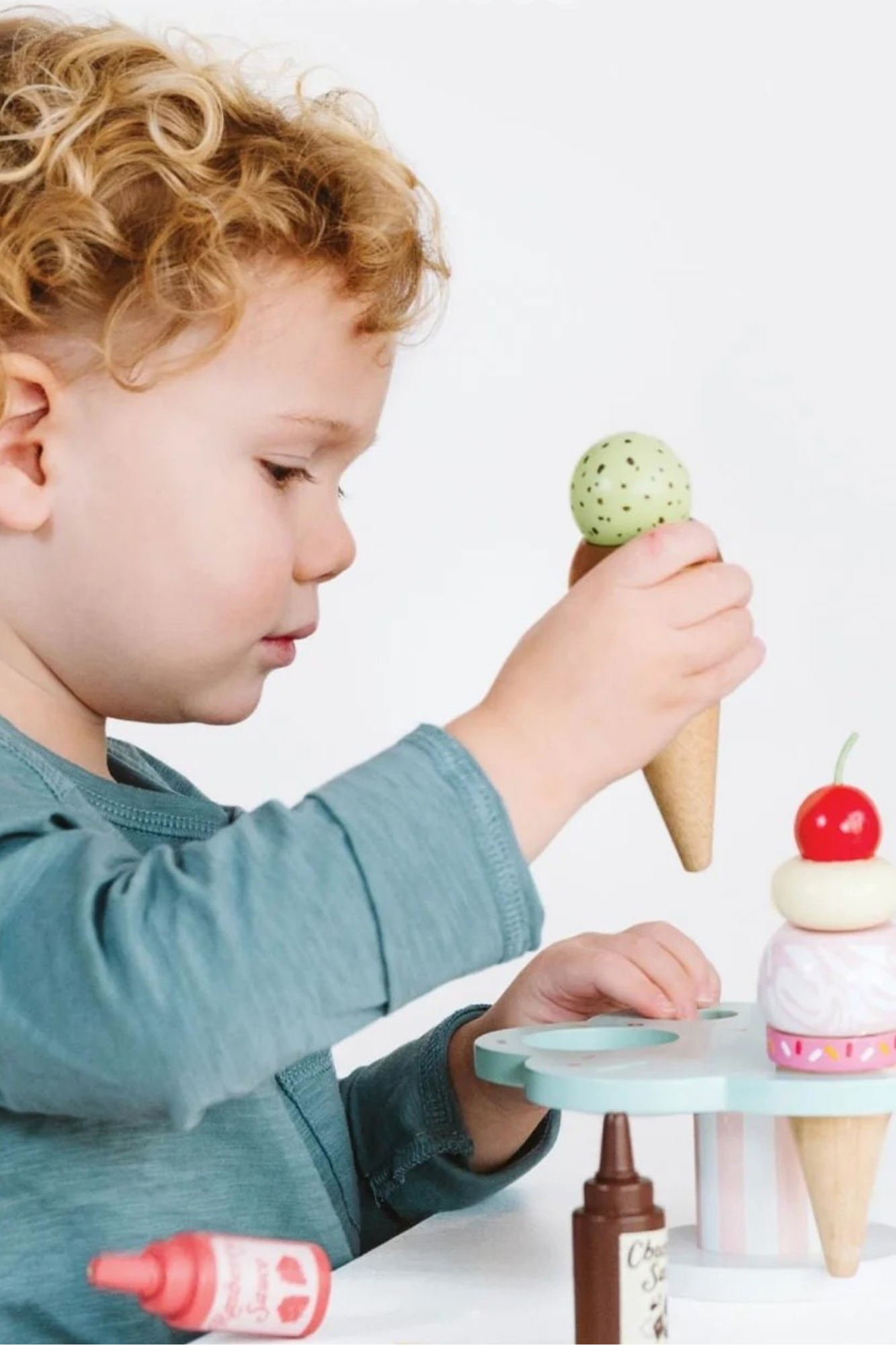 Le Toy Van Wooden Ice Cream Stand & Toppings