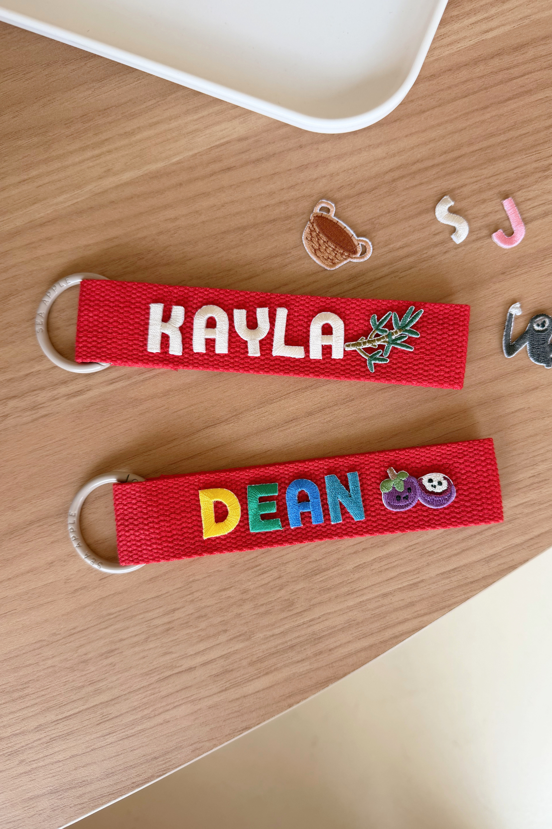 Personalisable Red Name Tag (National Gallery Exclusive)