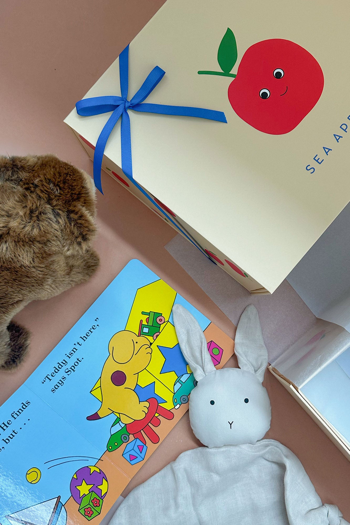 Personalisable Baby Girl Petunia Gift Set