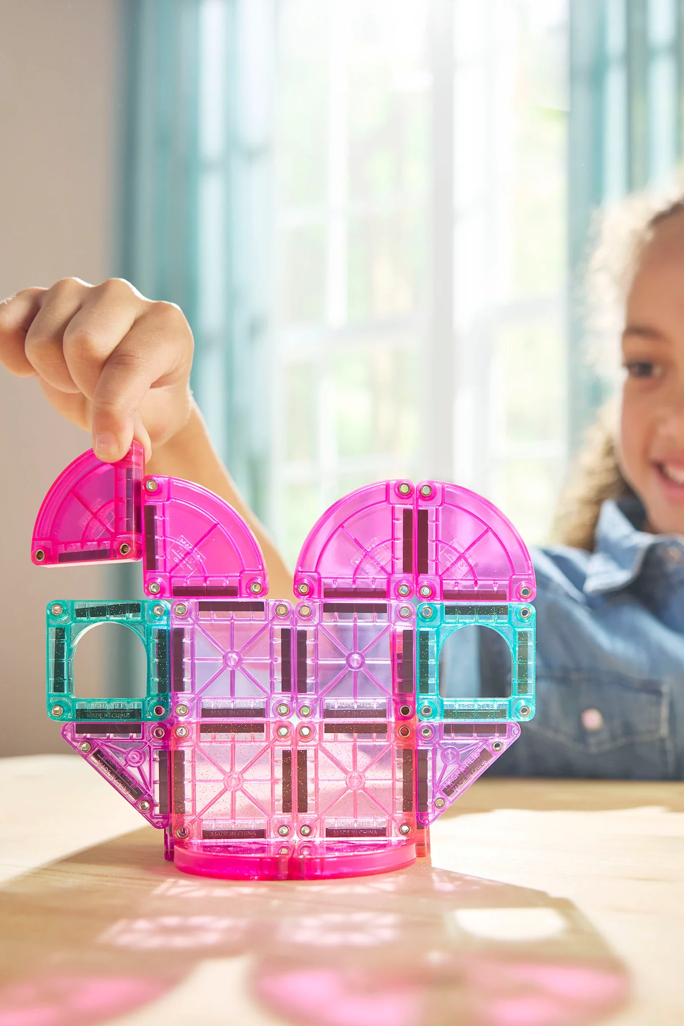MAGNA-TILES  Heart to Heart 26 pieces Travel Set